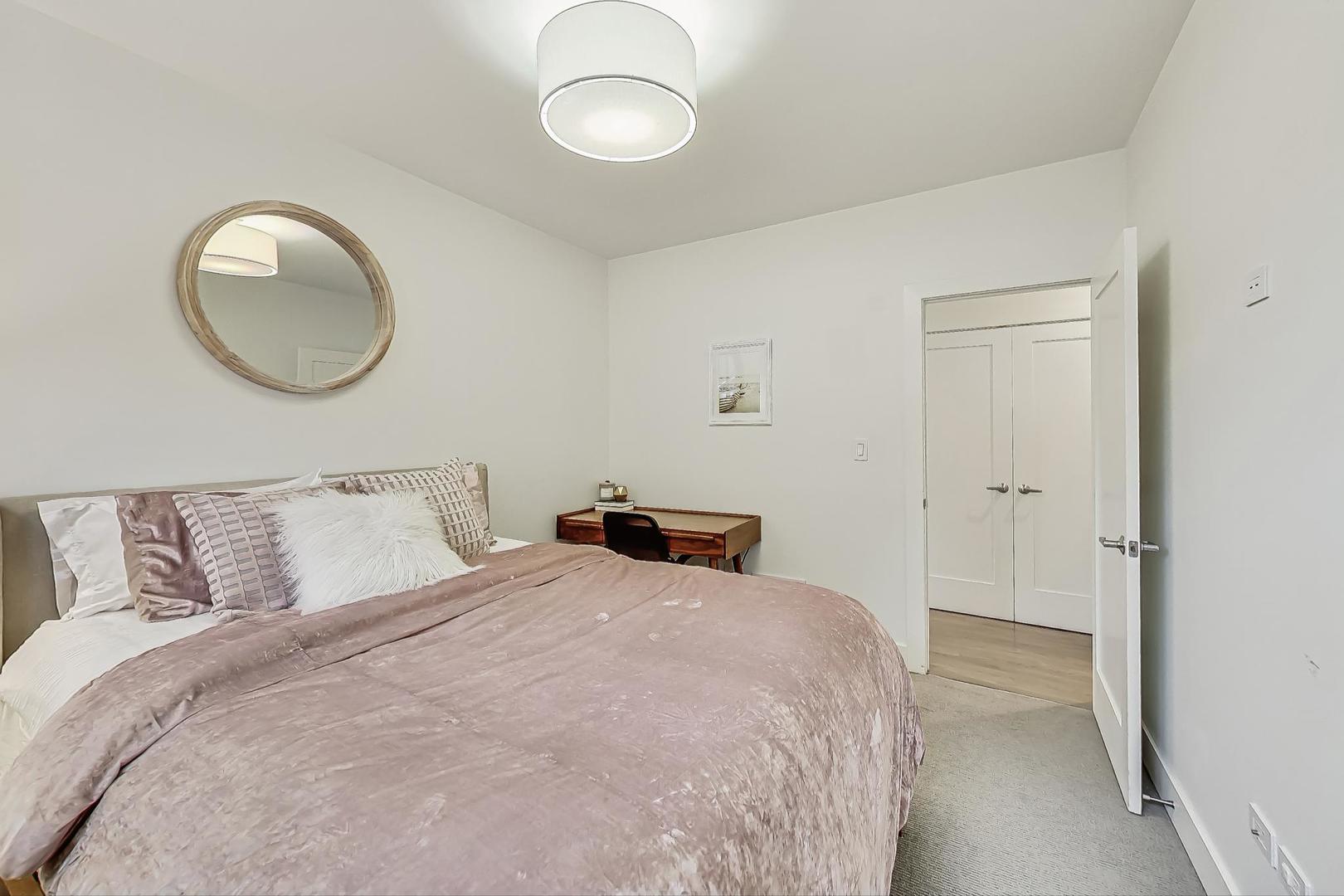 900 N Hoyne Avenue Unit: 1S