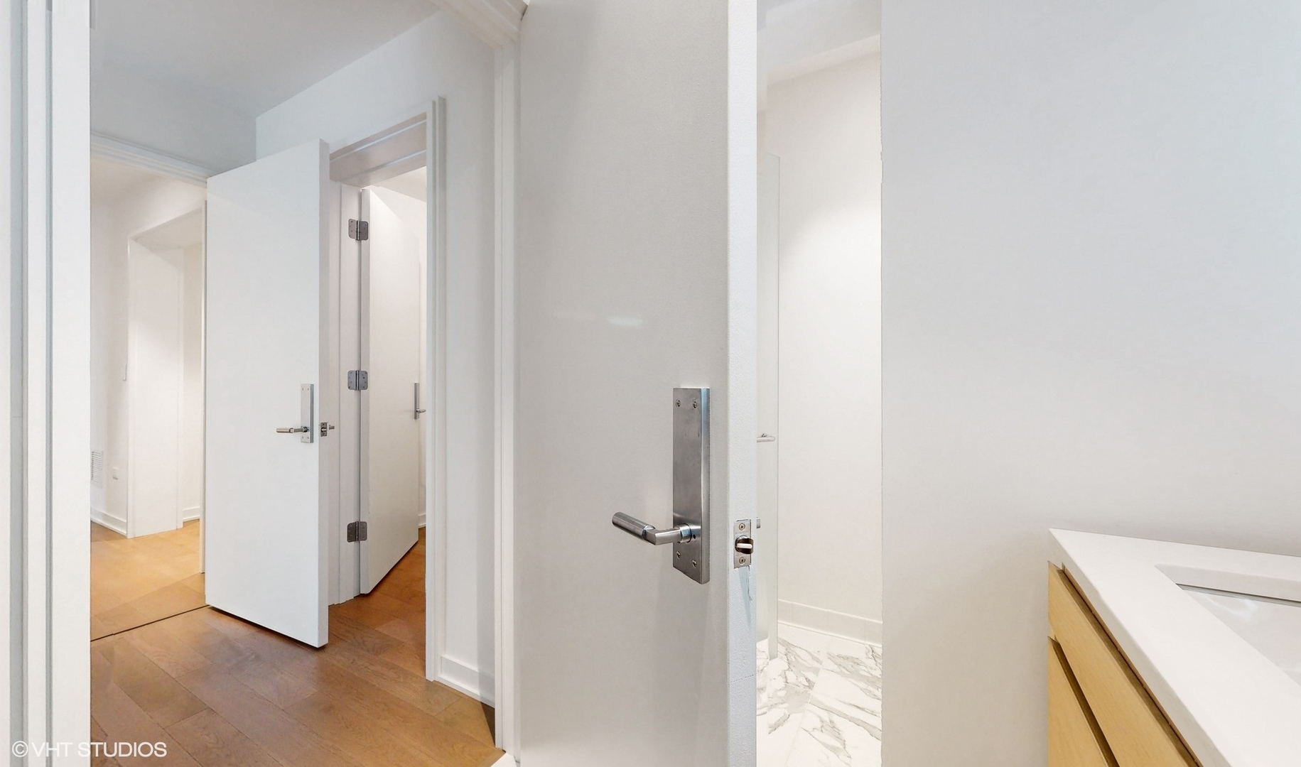 1400 W Monroe Street Unit: 5E