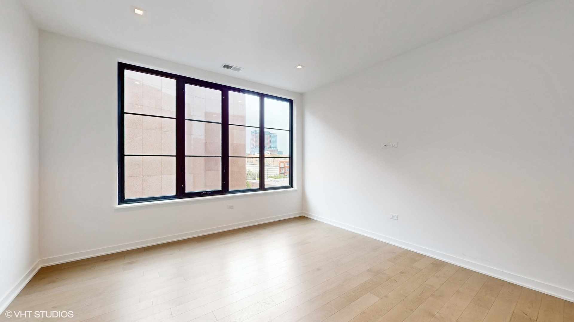 1400 W Monroe Street Unit: 5E