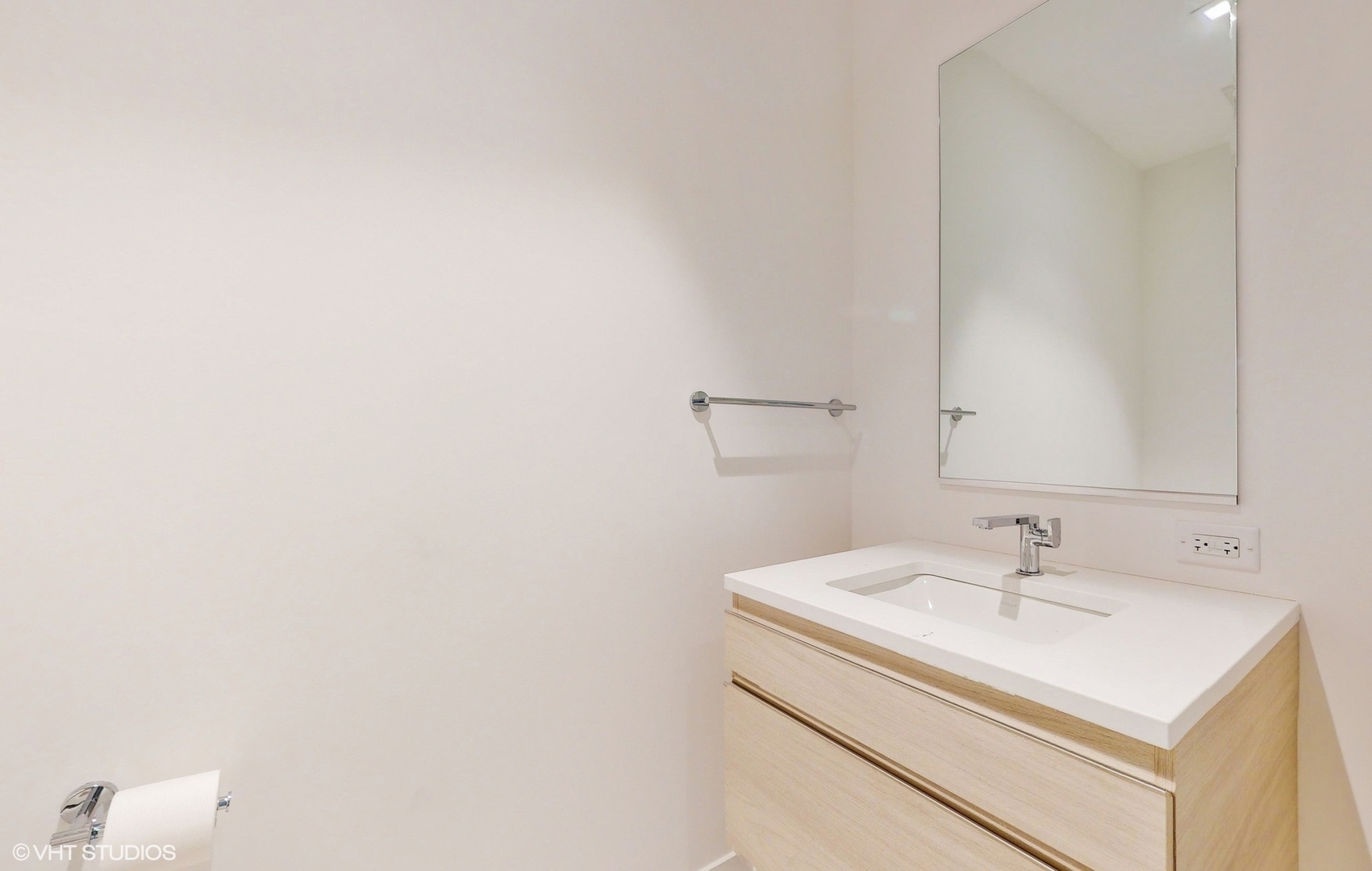 1400 W Monroe Street Unit: 5E