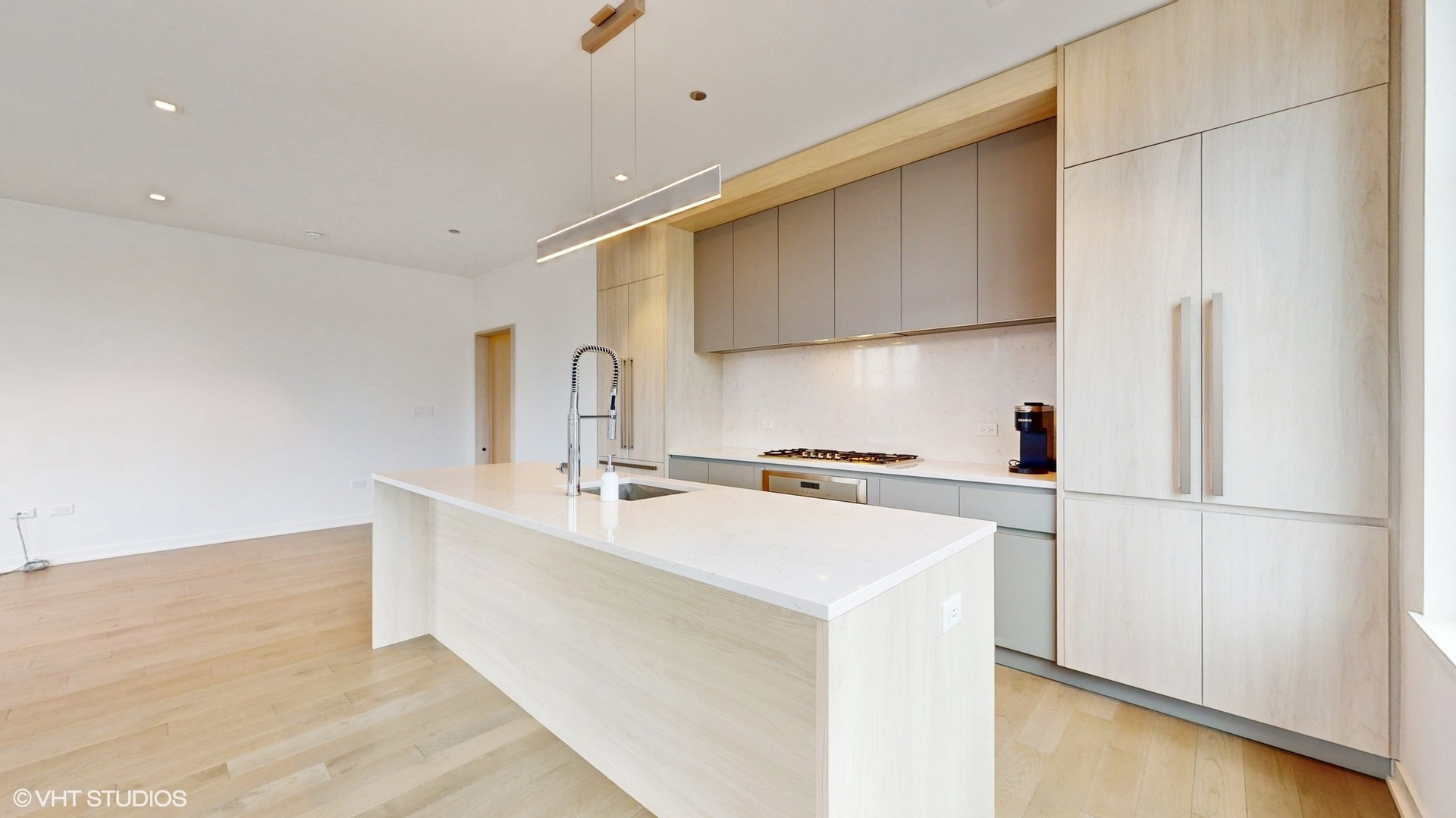 1400 W Monroe Street Unit: 5E
