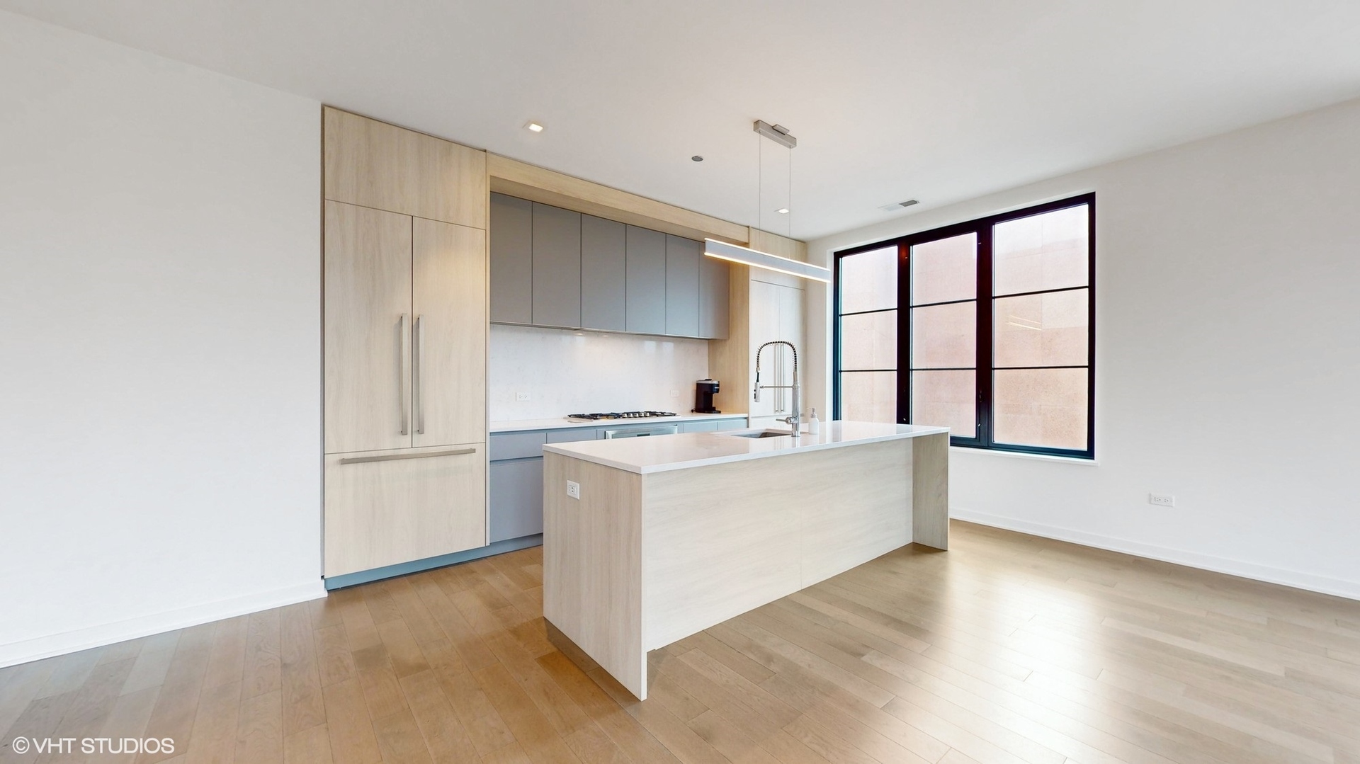 1400 W Monroe Street Unit: 5E