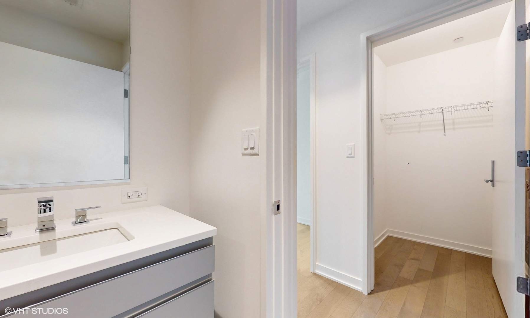 1400 W Monroe Street Unit: 5E