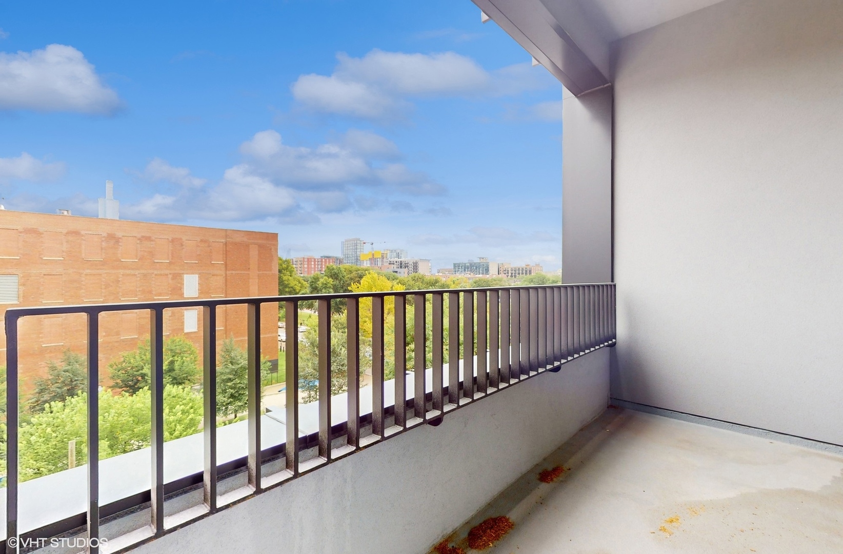 1400 W Monroe Street Unit: 5E