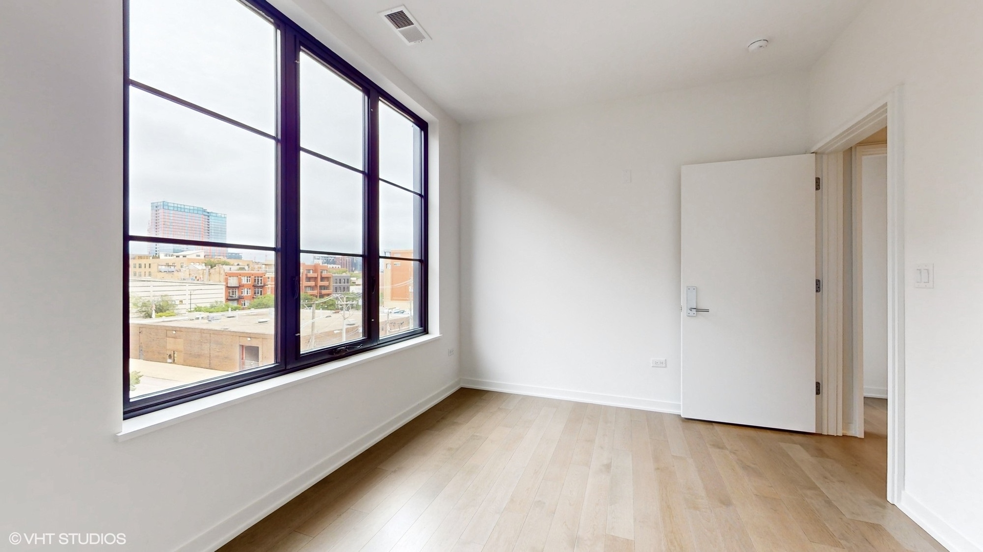 1400 W Monroe Street Unit: 5E