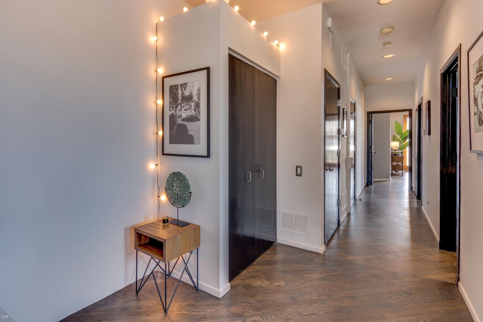 2031 W EVERGREEN Avenue Unit: 4W