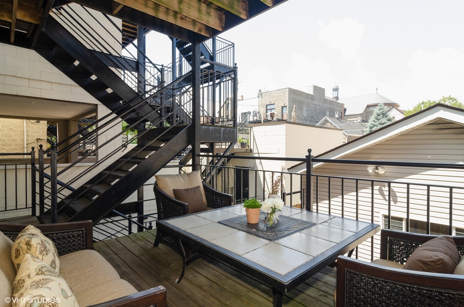 2228 N Seeley Avenue Unit: 2