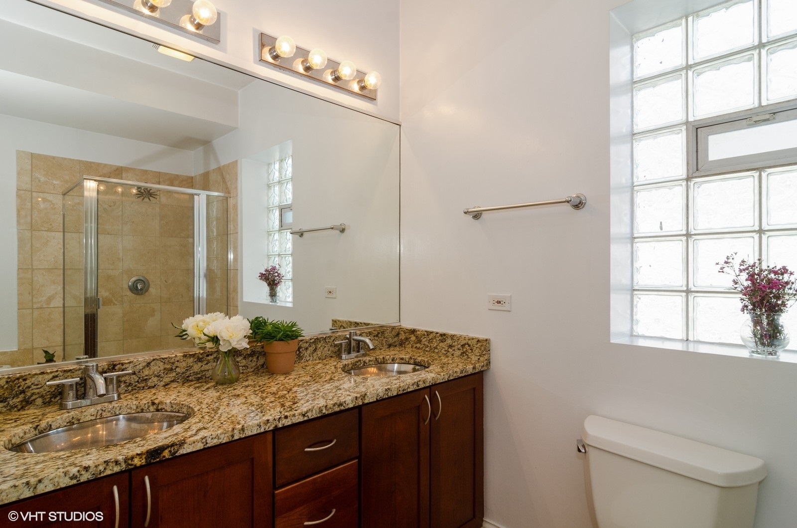 2228 N Seeley Avenue Unit: 2