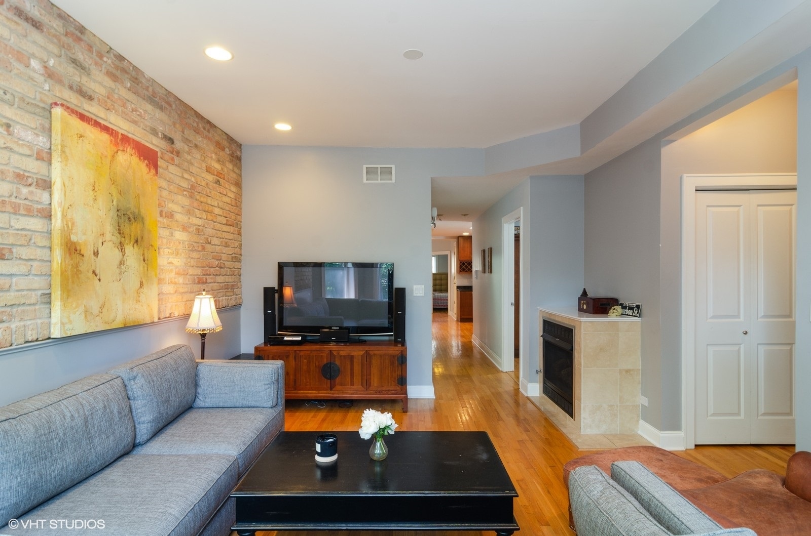 2228 N Seeley Avenue Unit: 2