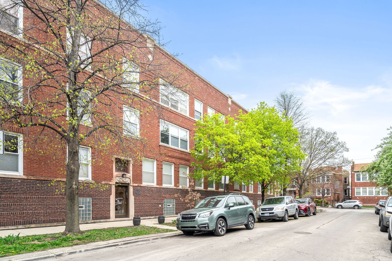 4544 N Troy Street Unit: 2