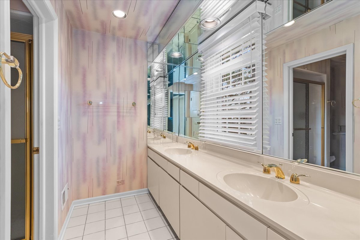 3227 Greenleaf Avenue