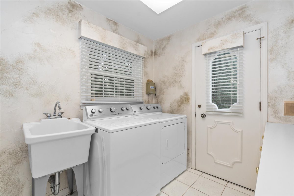 3227 Greenleaf Avenue