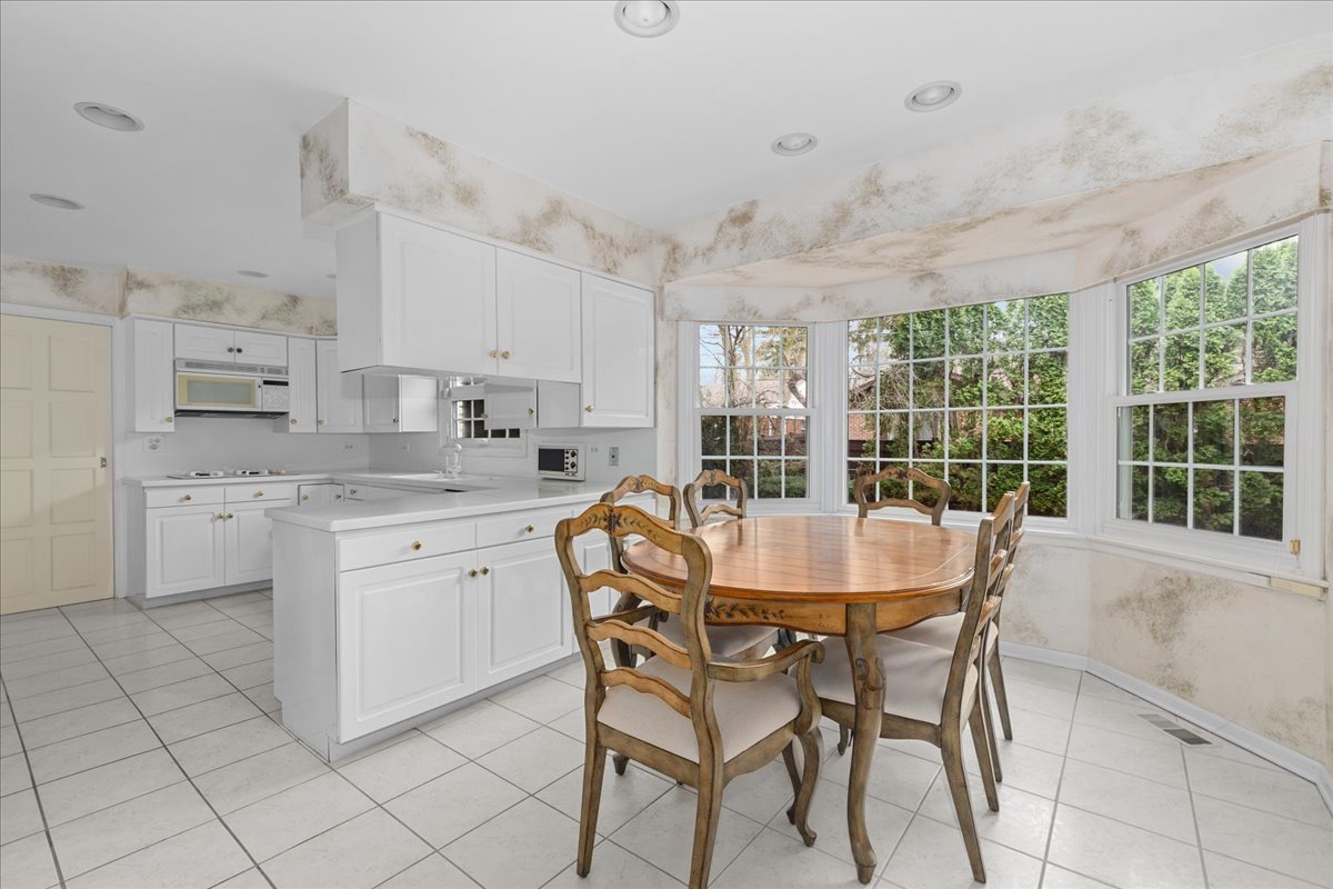 3227 Greenleaf Avenue