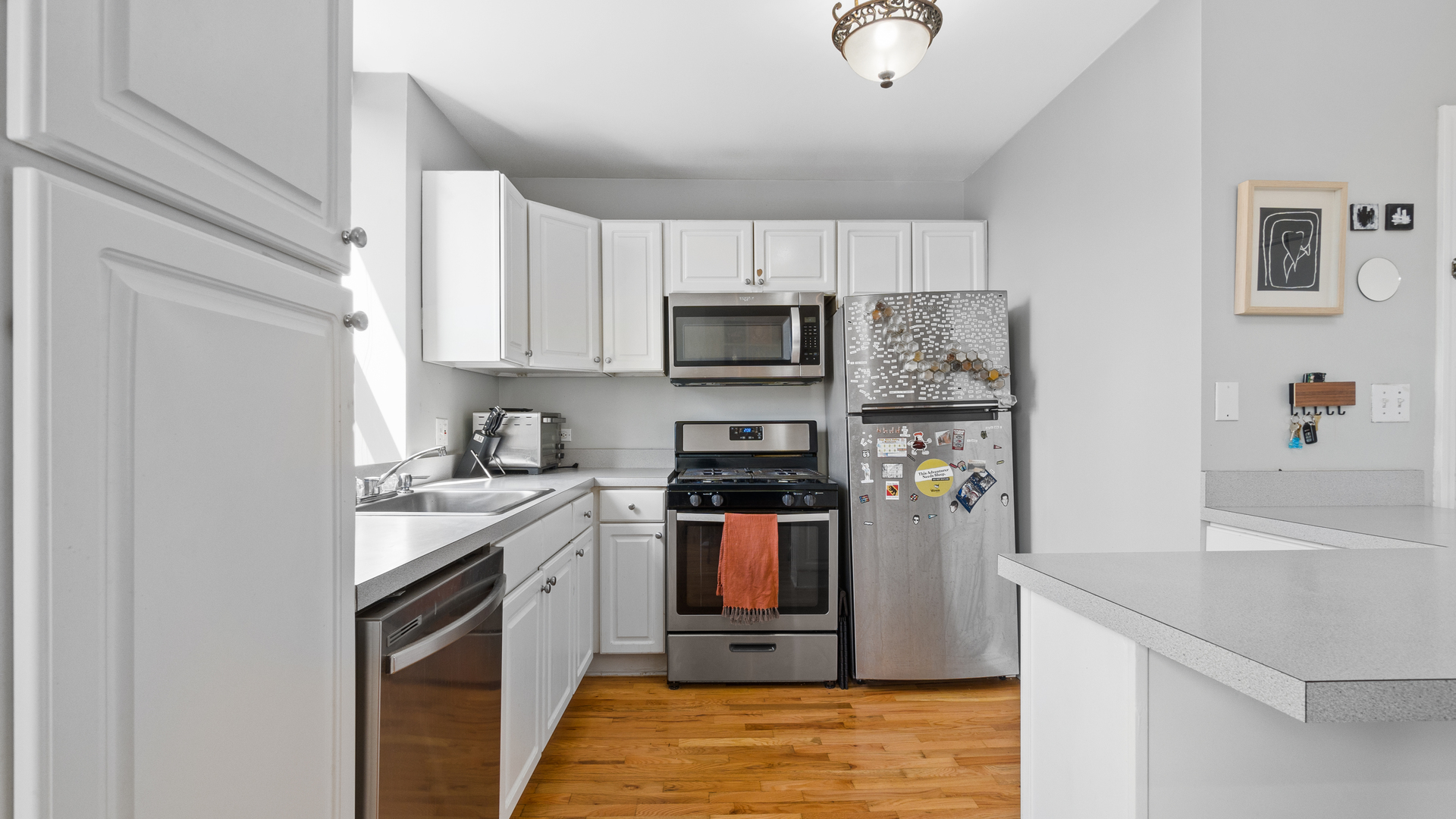 3951 N Greenview Avenue Unit: 3D