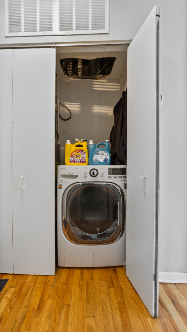 3951 N Greenview Avenue Unit: 3D