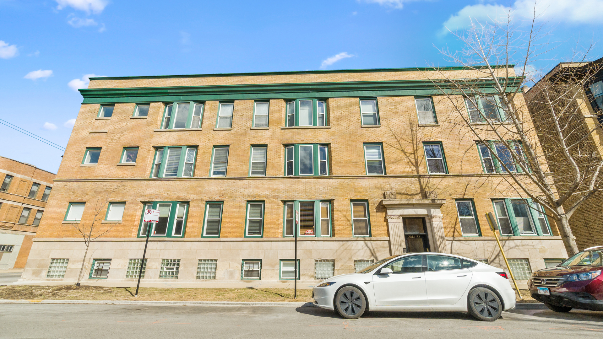 3951 N Greenview Avenue Unit: 3D