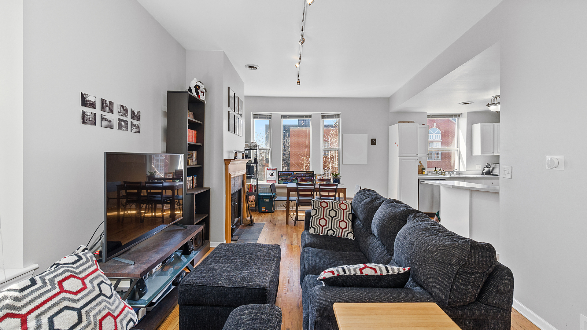 3951 N Greenview Avenue Unit: 3D