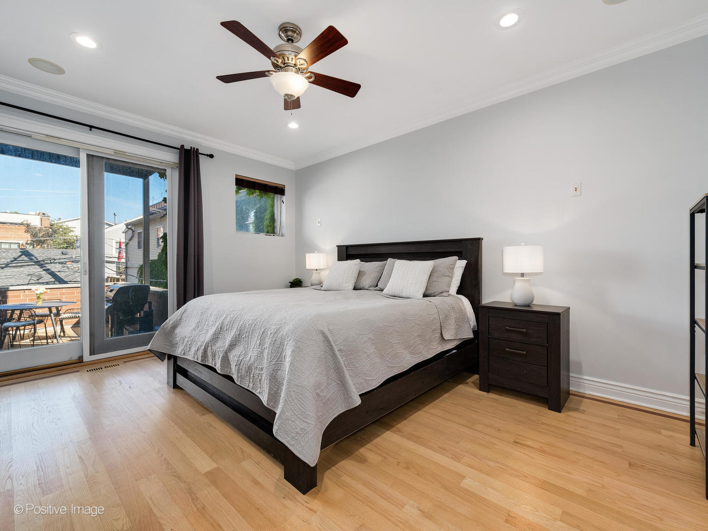 3923 N ASHLAND Avenue Unit: 201