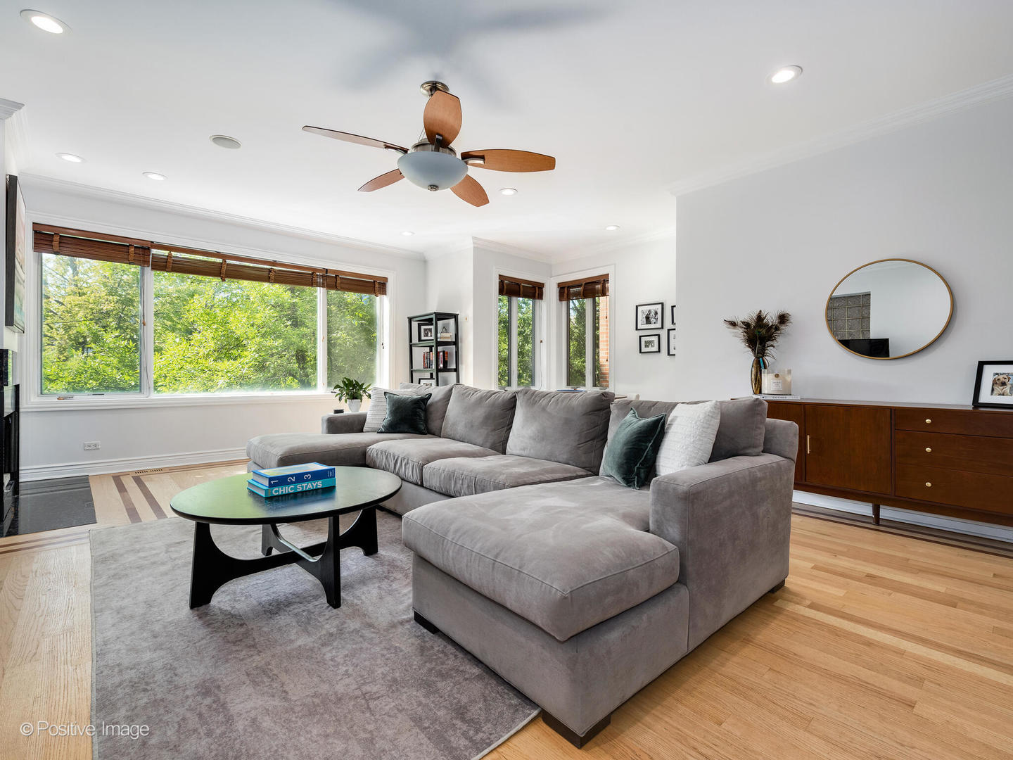 3923 N ASHLAND Avenue Unit: 201