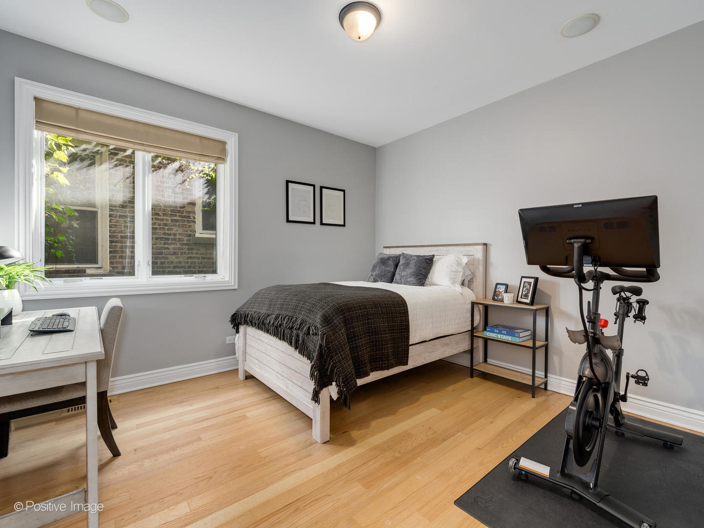 3923 N ASHLAND Avenue Unit: 201