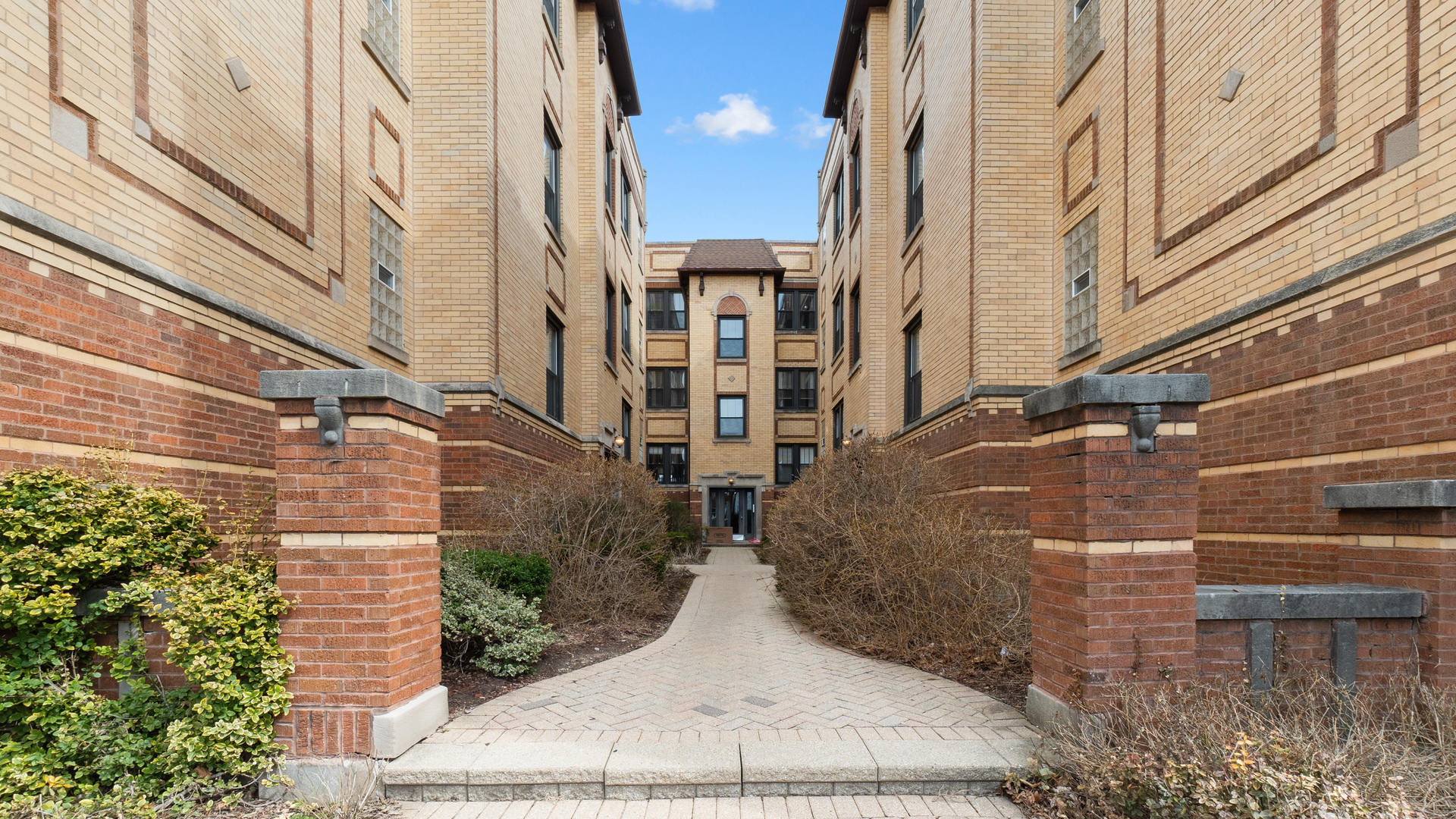 4333 N Troy Street Unit: 3W