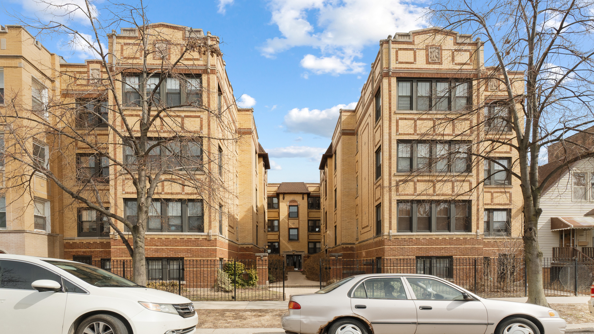 4333 N Troy Street Unit: 3W
