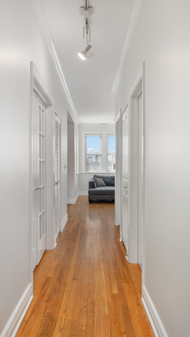 4333 N Troy Street Unit: 3W