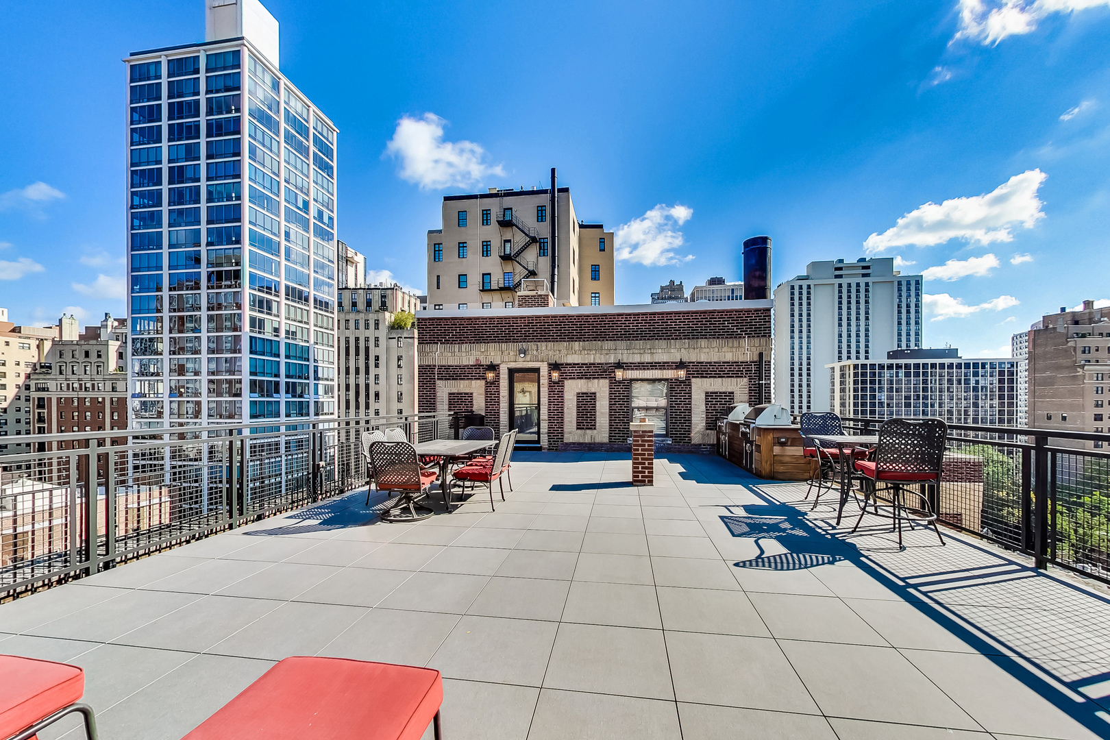 1255 N STATE Parkway Unit: 2D