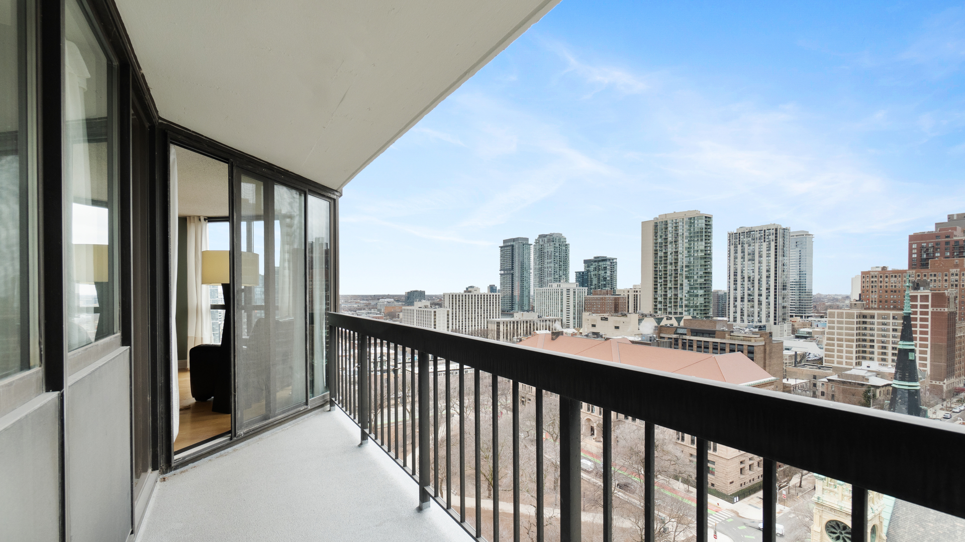 33 W delaware Place Unit: 18H