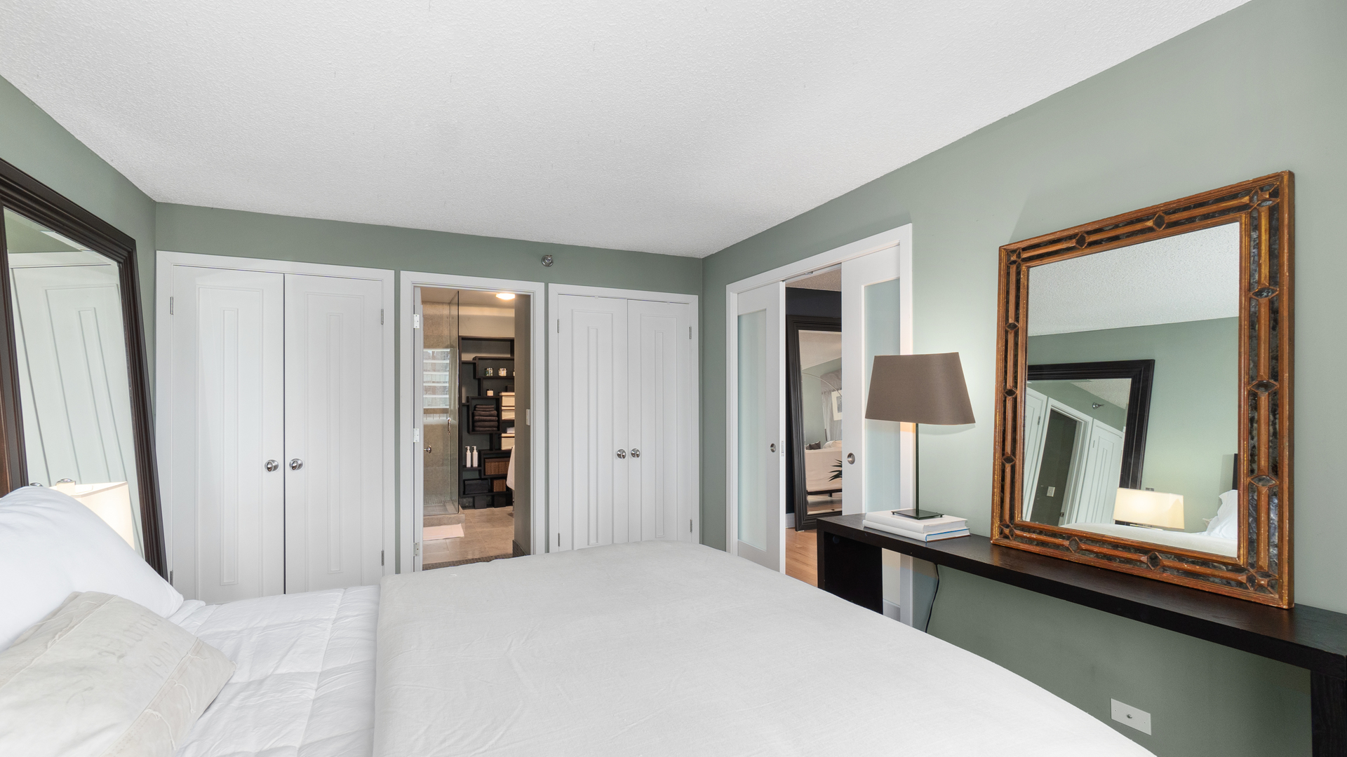 33 W delaware Place Unit: 18H