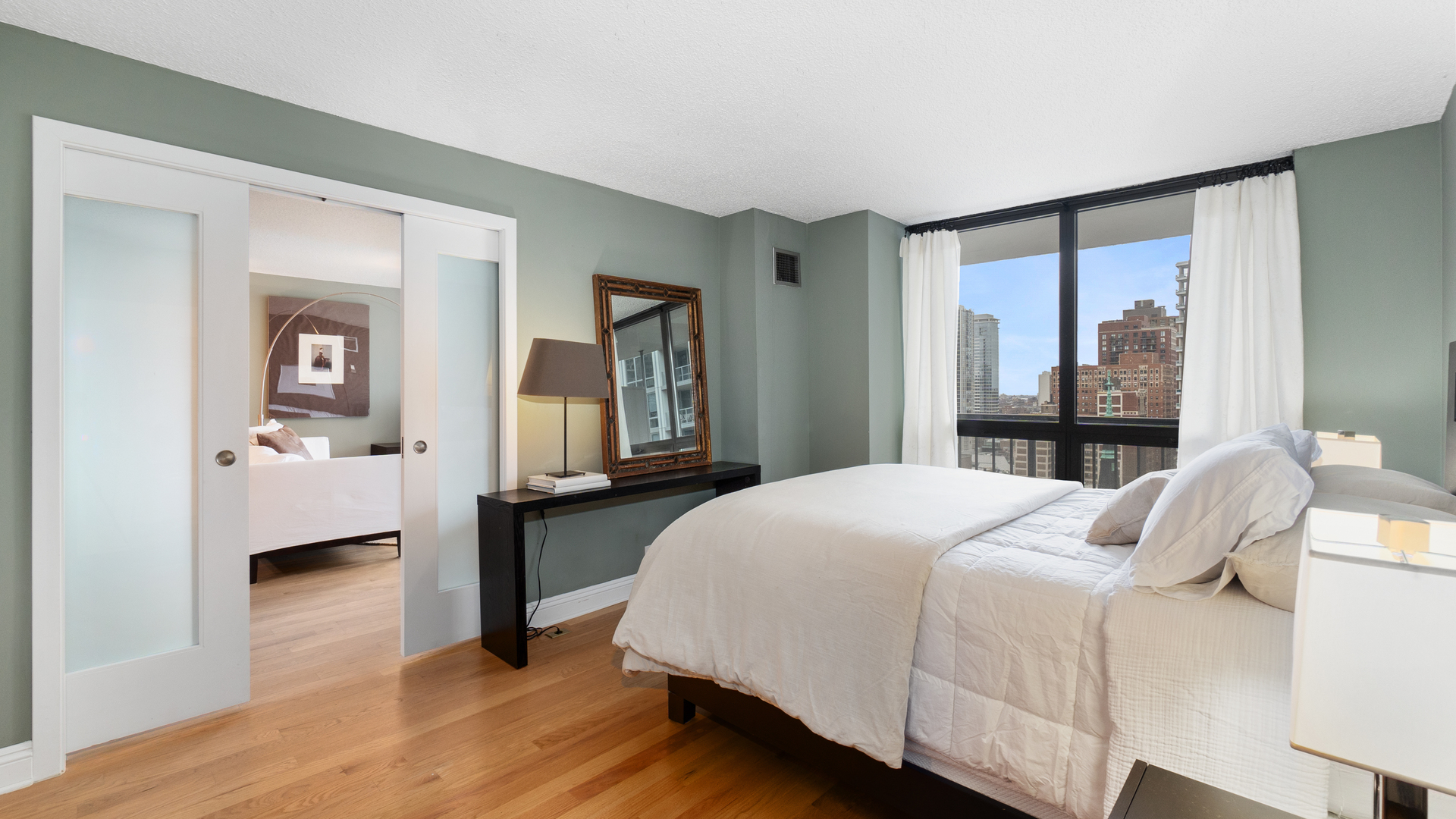 33 W delaware Place Unit: 18H