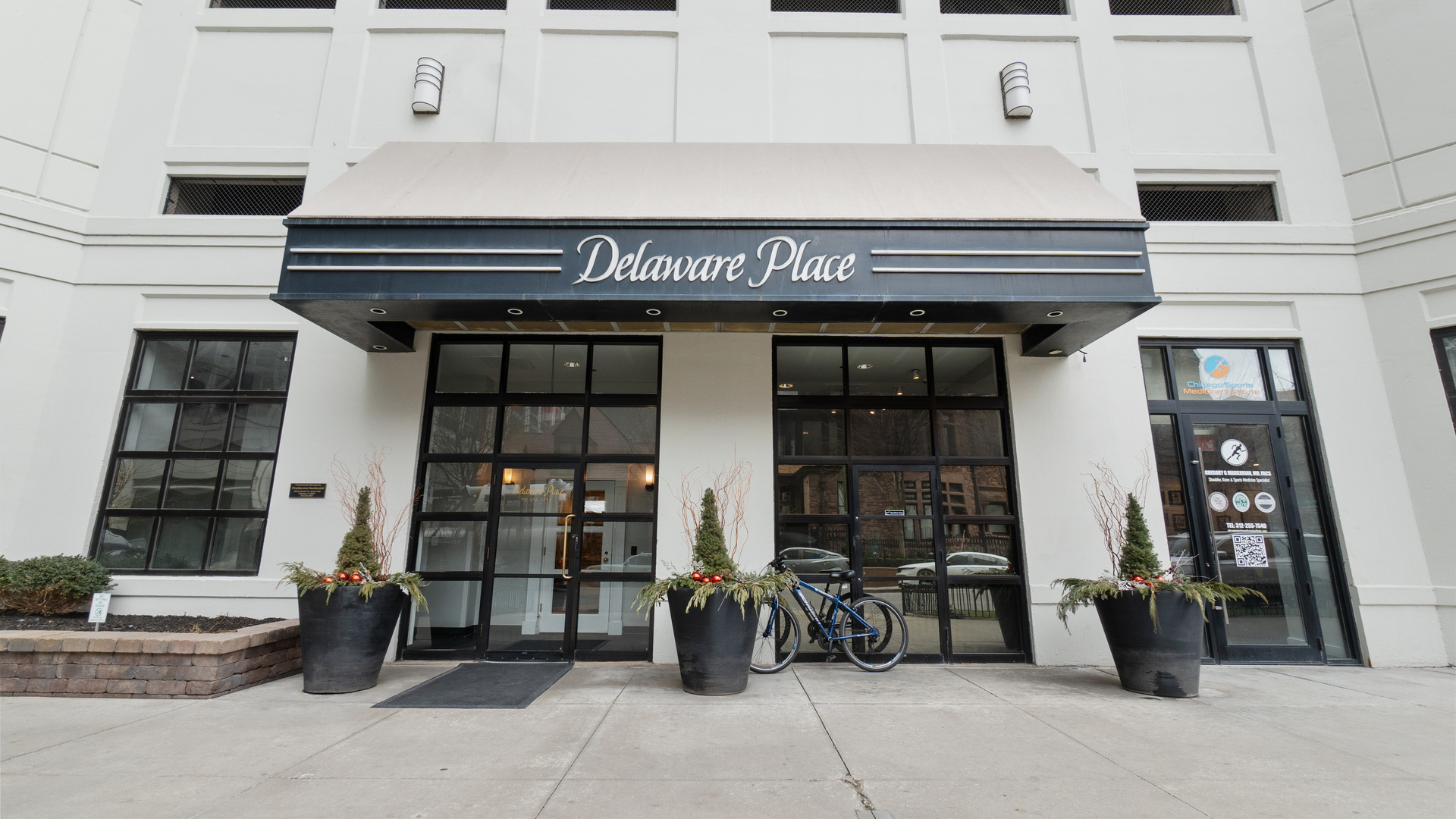 33 W delaware Place Unit: 18H