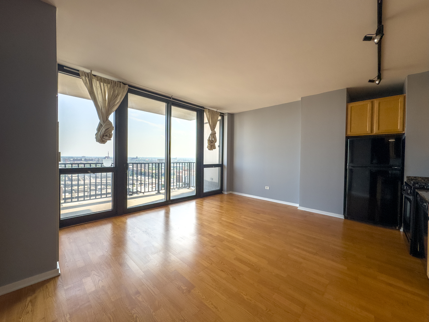 210 S Desplaines Street Unit: 2008