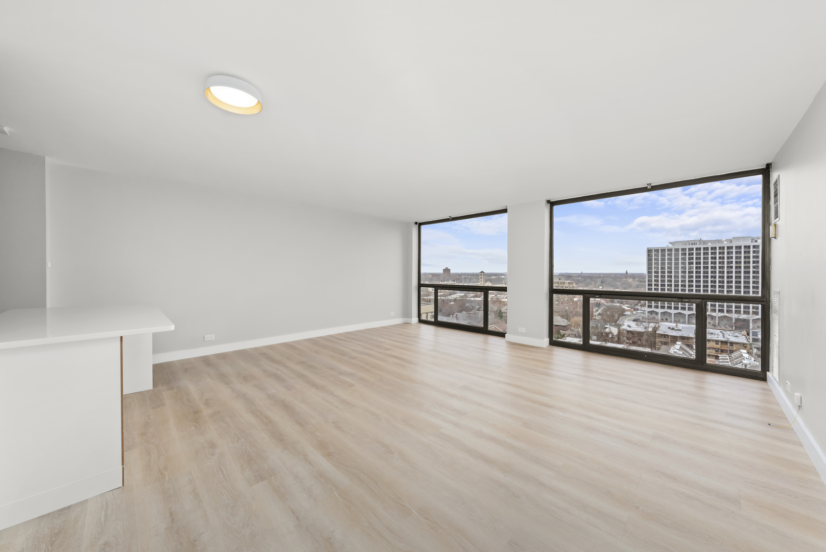 4343 N Clarendon Avenue Unit: 1505