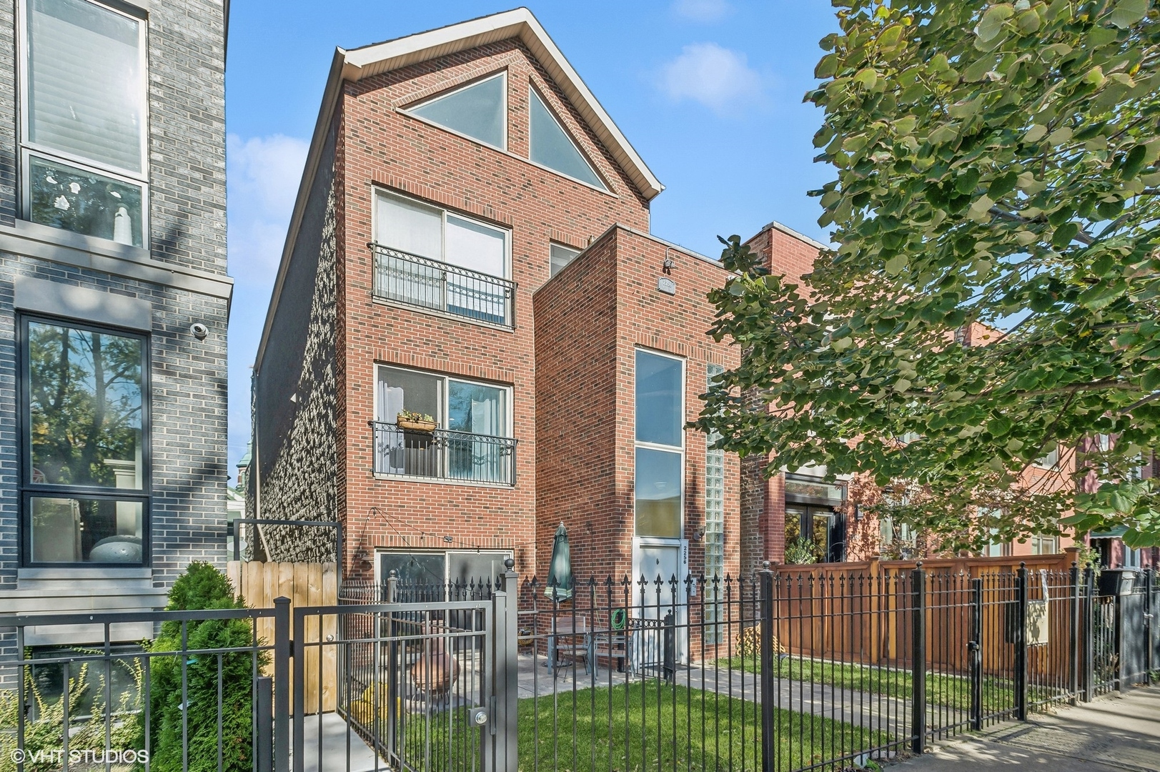 2256 W ERIE Street Unit: 1