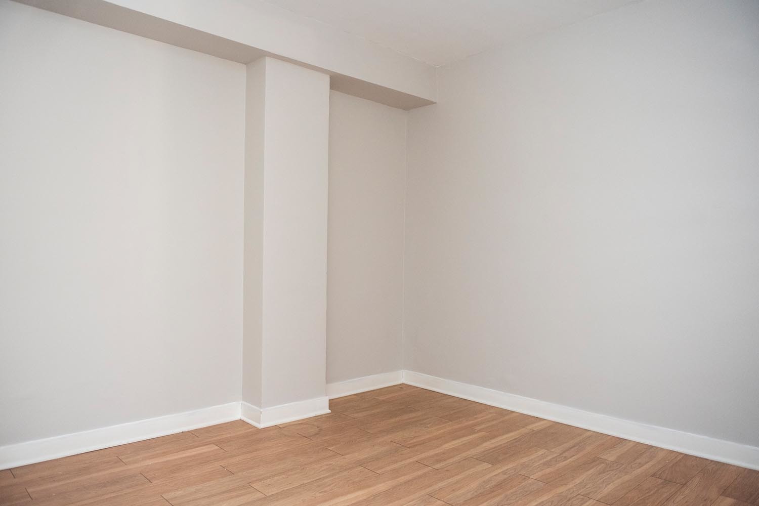 511 W Belmont Avenue Unit: 3