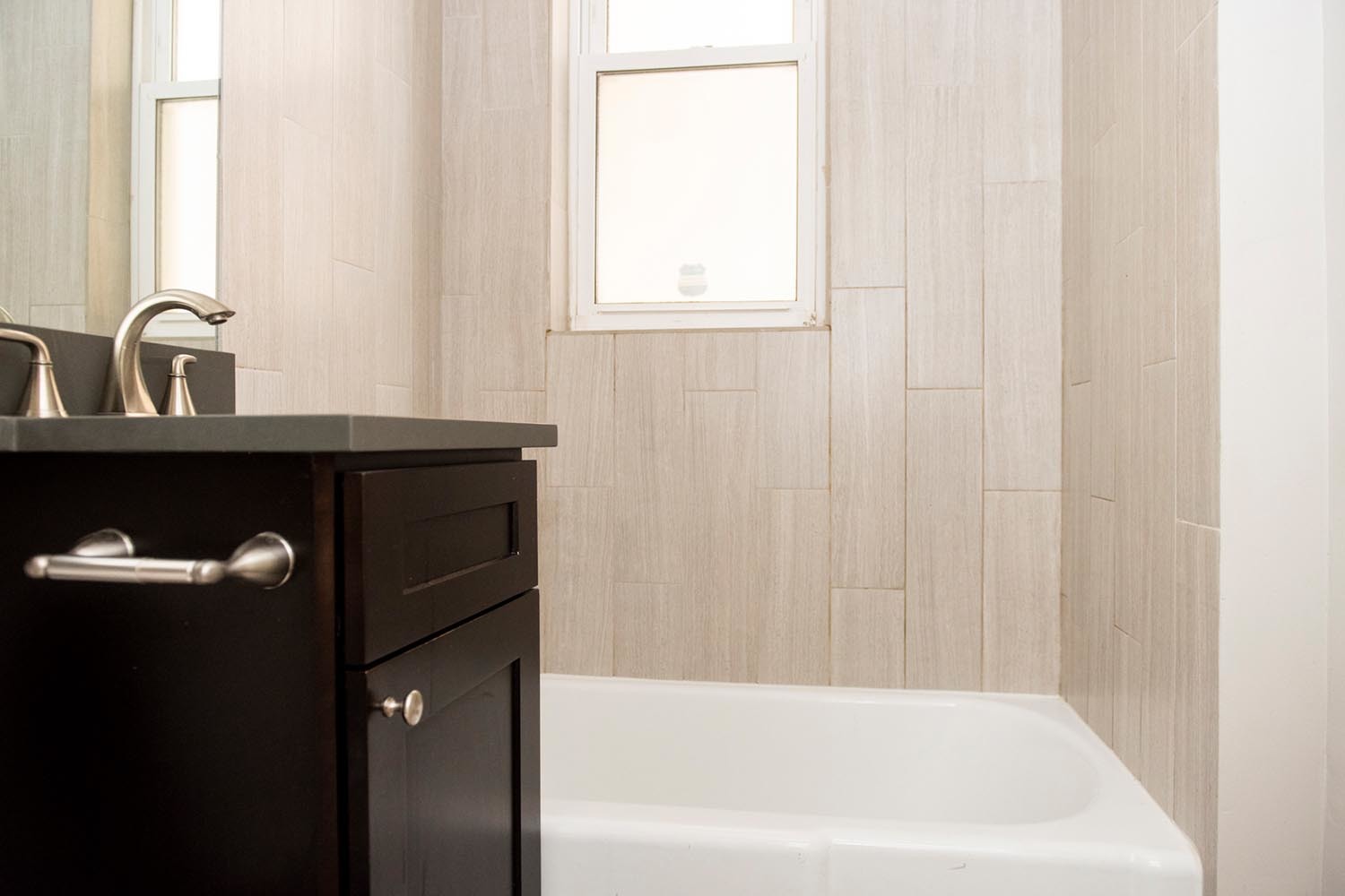 511 W Belmont Avenue Unit: 3