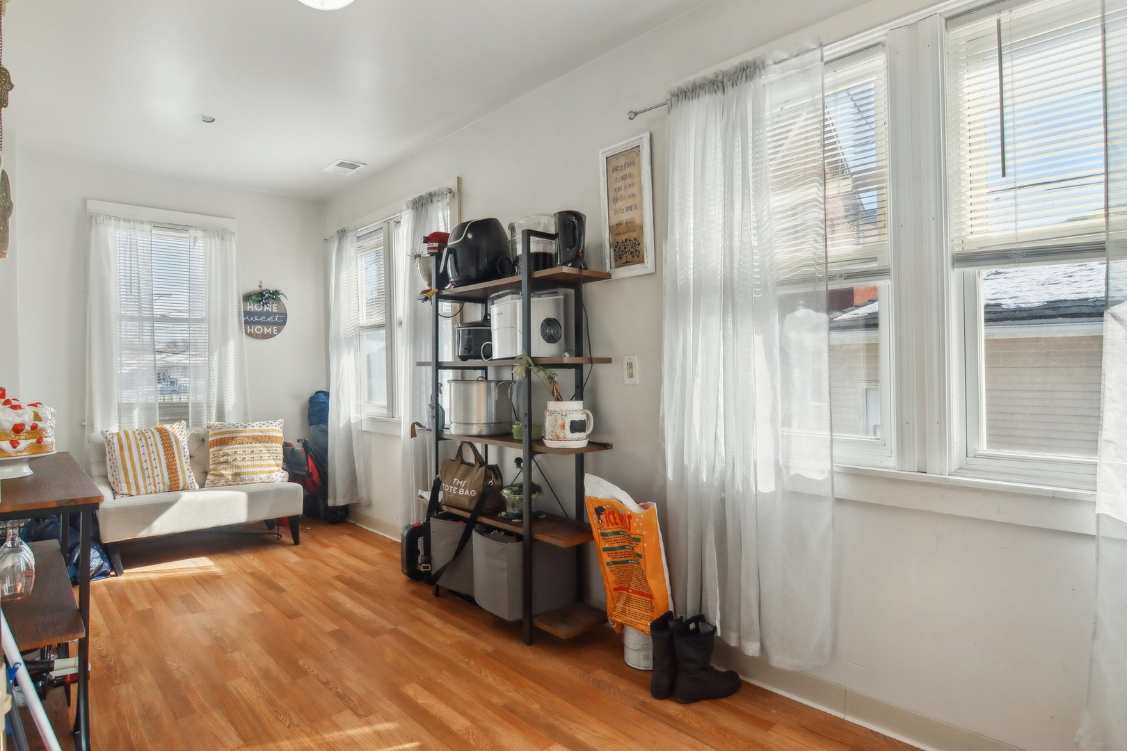 4857 W Wellington Avenue