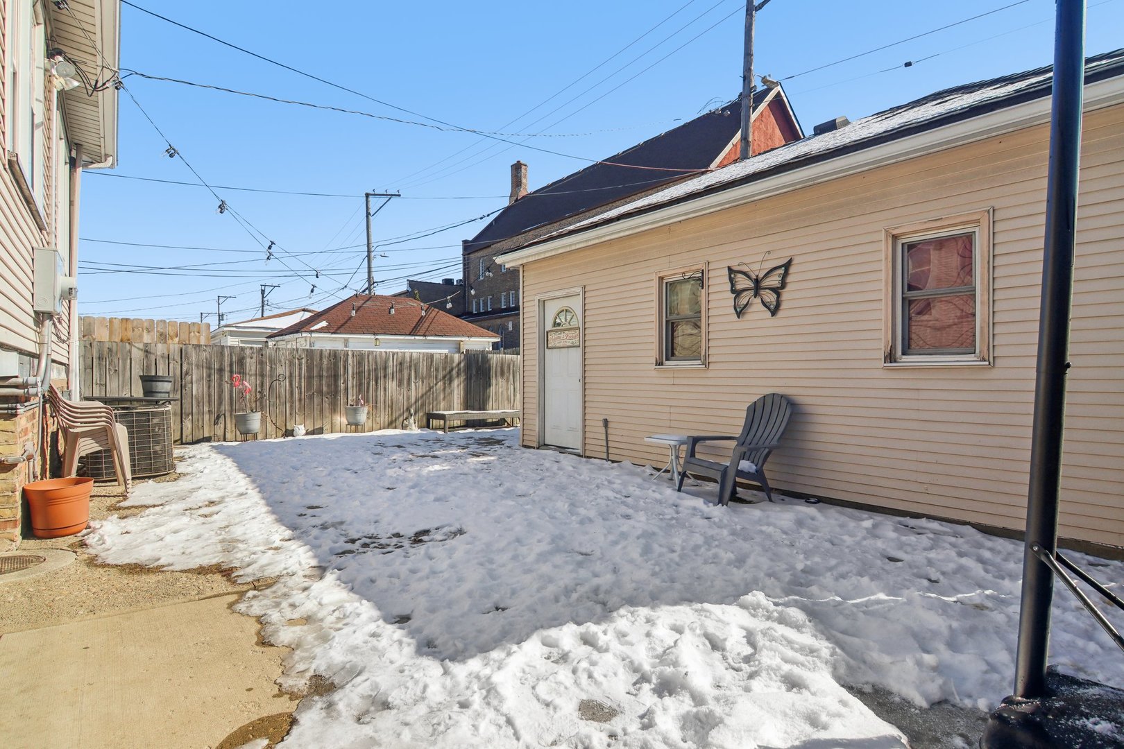 4857 W Wellington Avenue