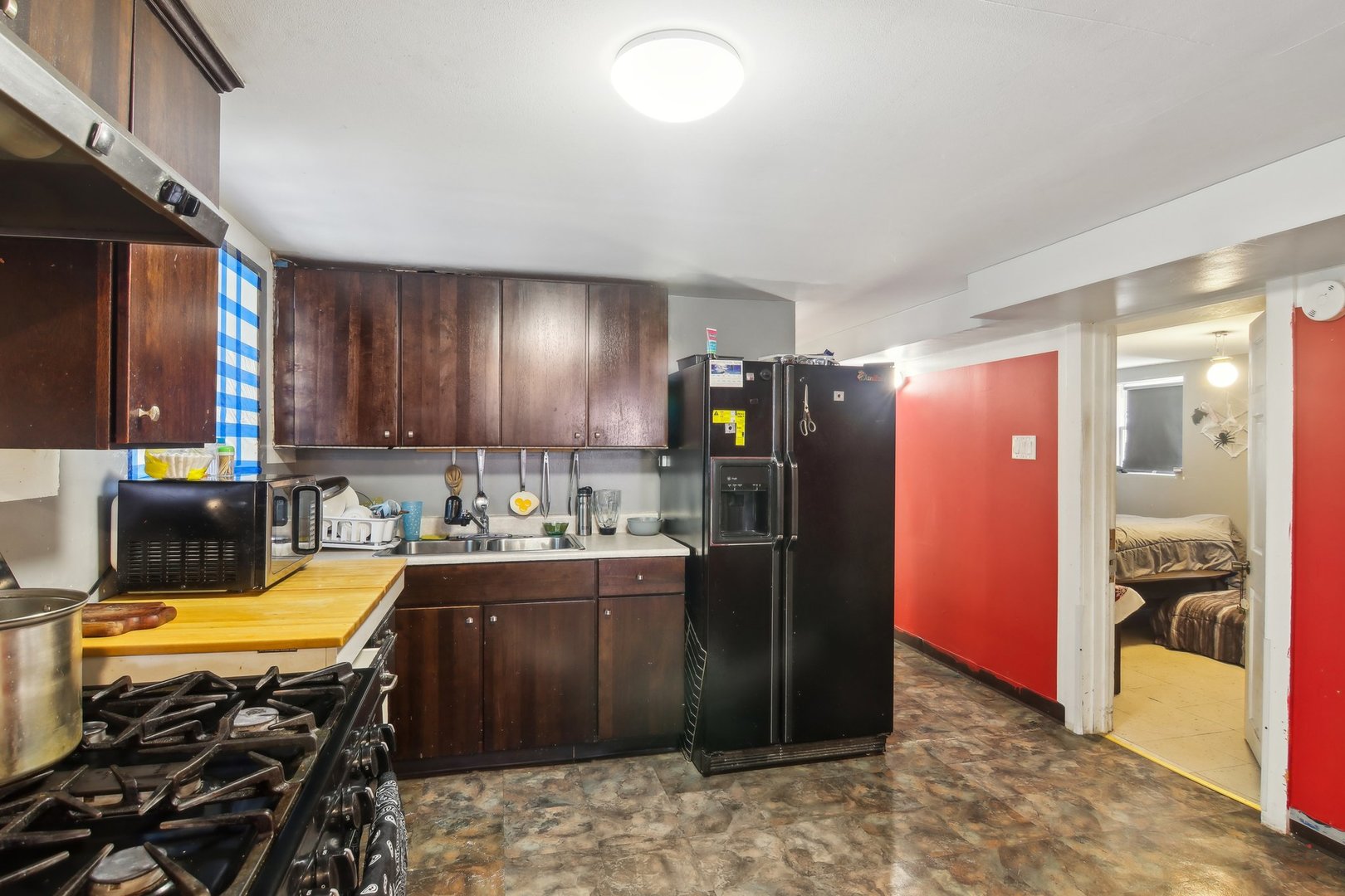 4857 W Wellington Avenue