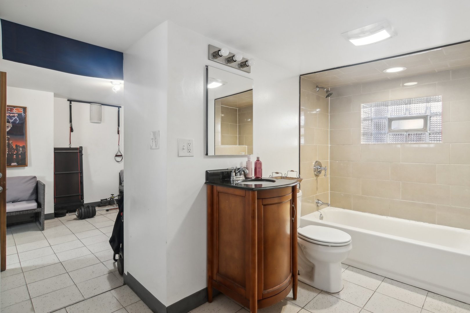 4857 W Wellington Avenue