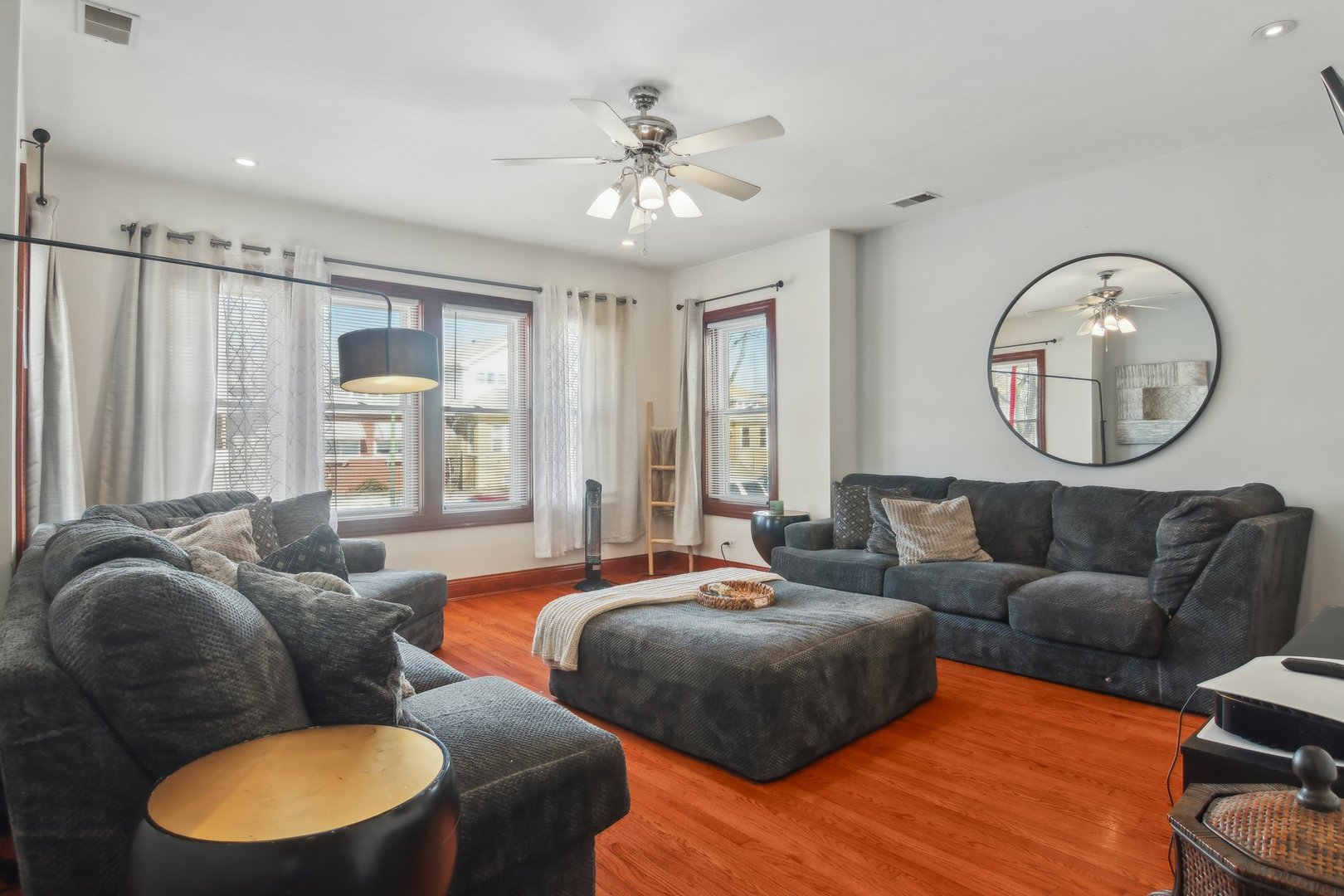 4857 W Wellington Avenue