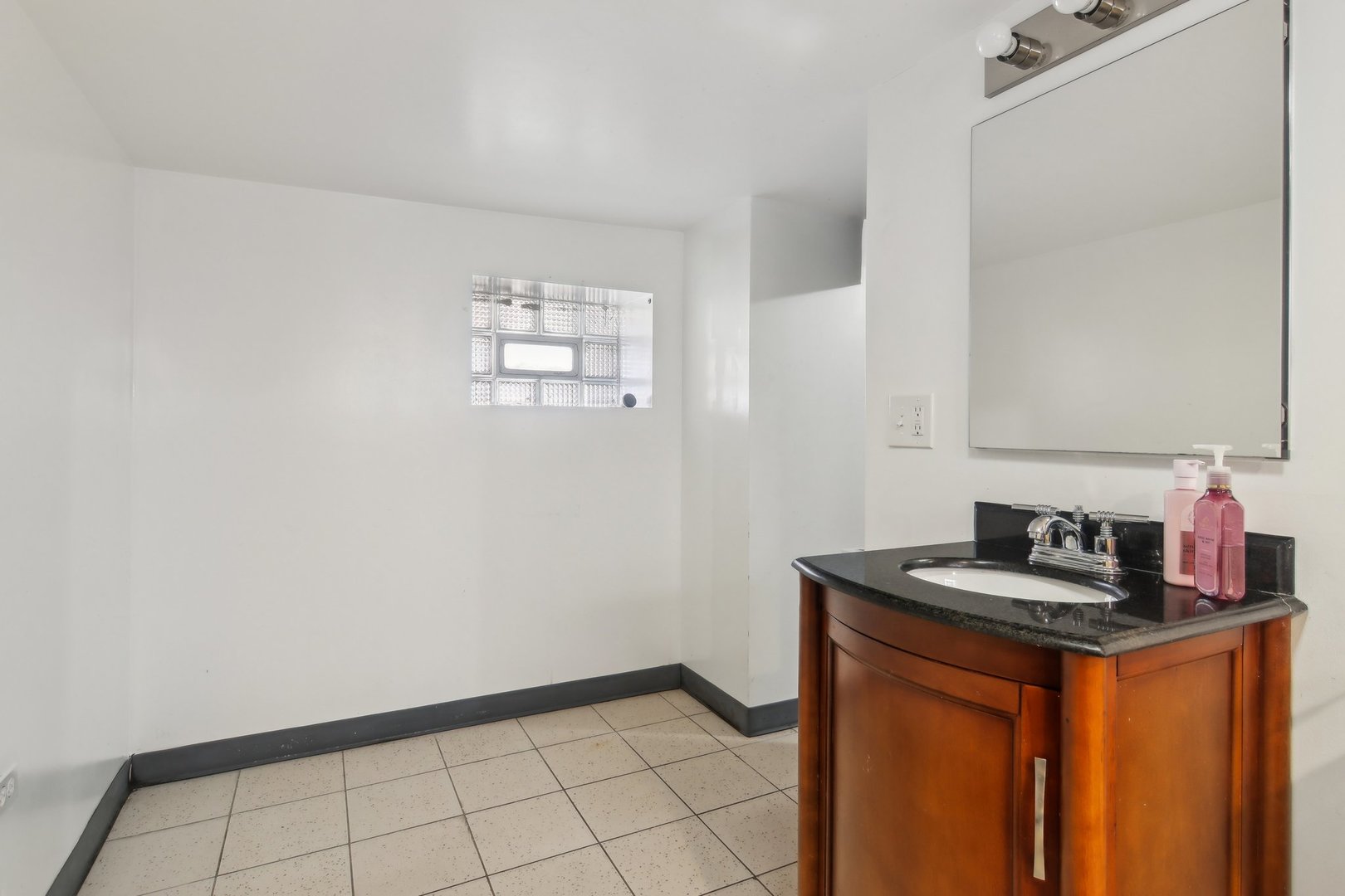 4857 W Wellington Avenue