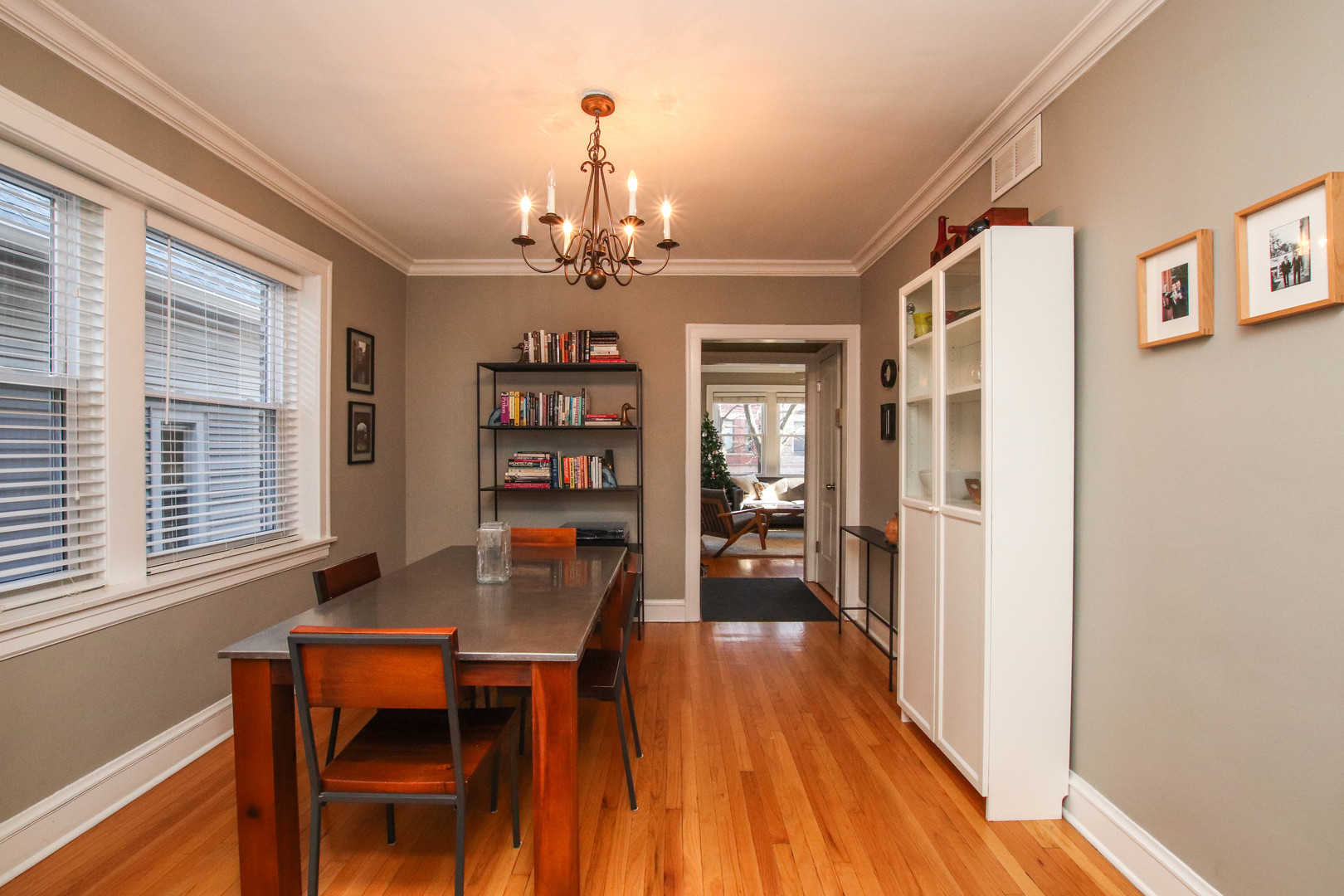 3854 N Janssen Avenue