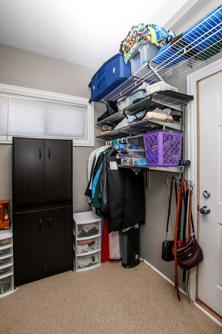 3854 N Janssen Avenue