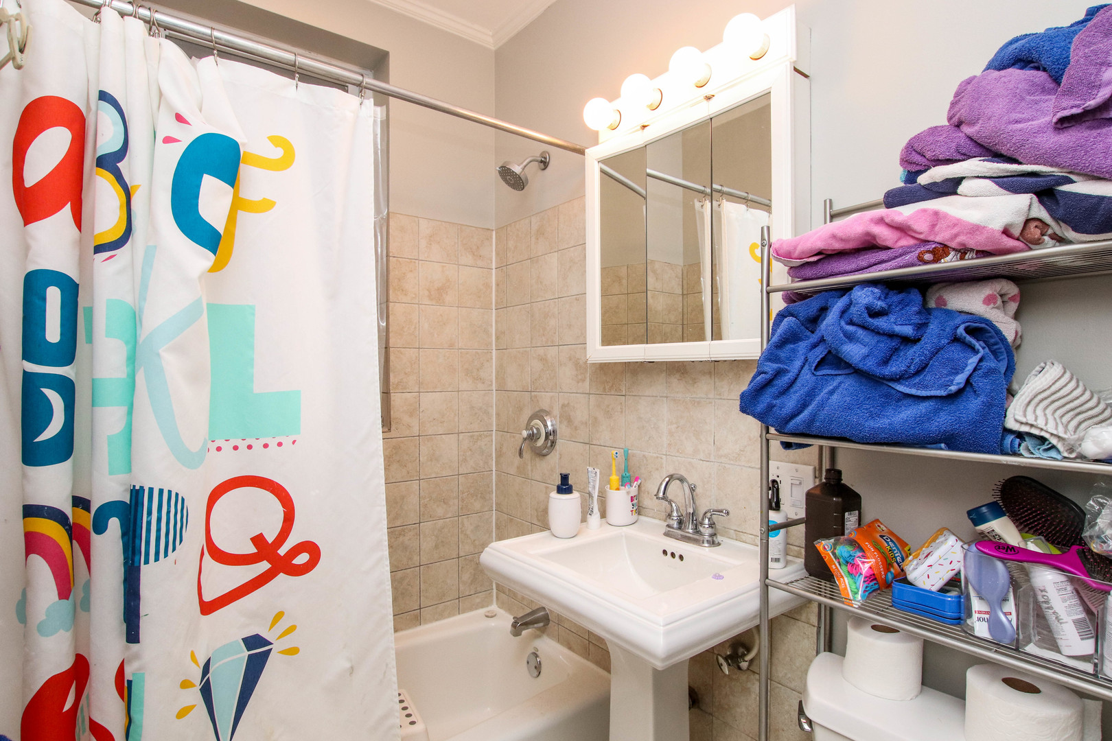 3854 N Janssen Avenue