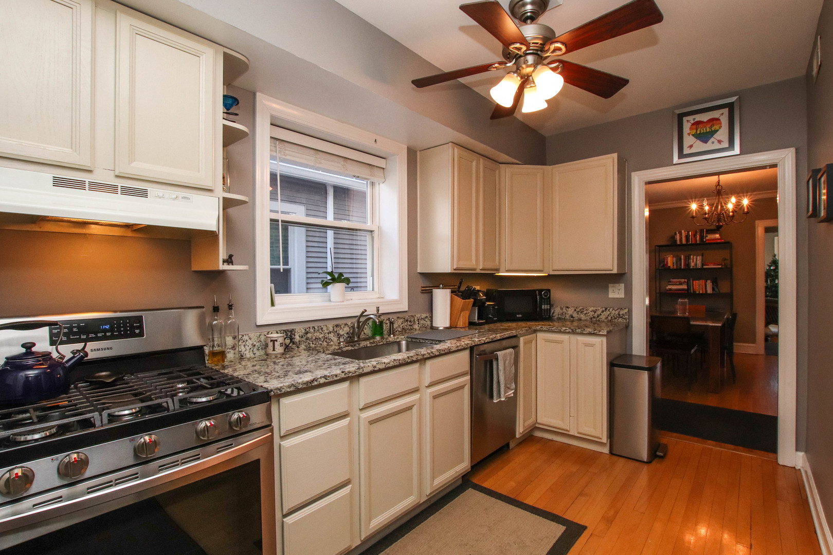 3854 N Janssen Avenue