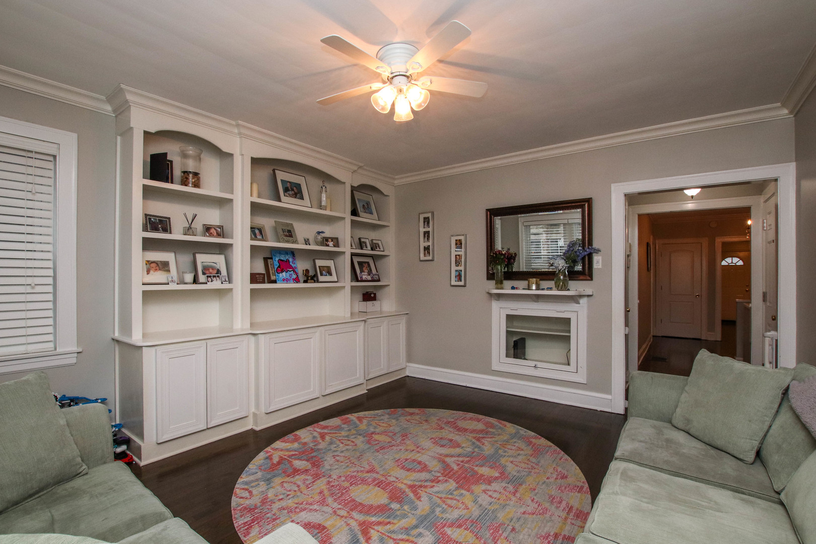 3854 N Janssen Avenue