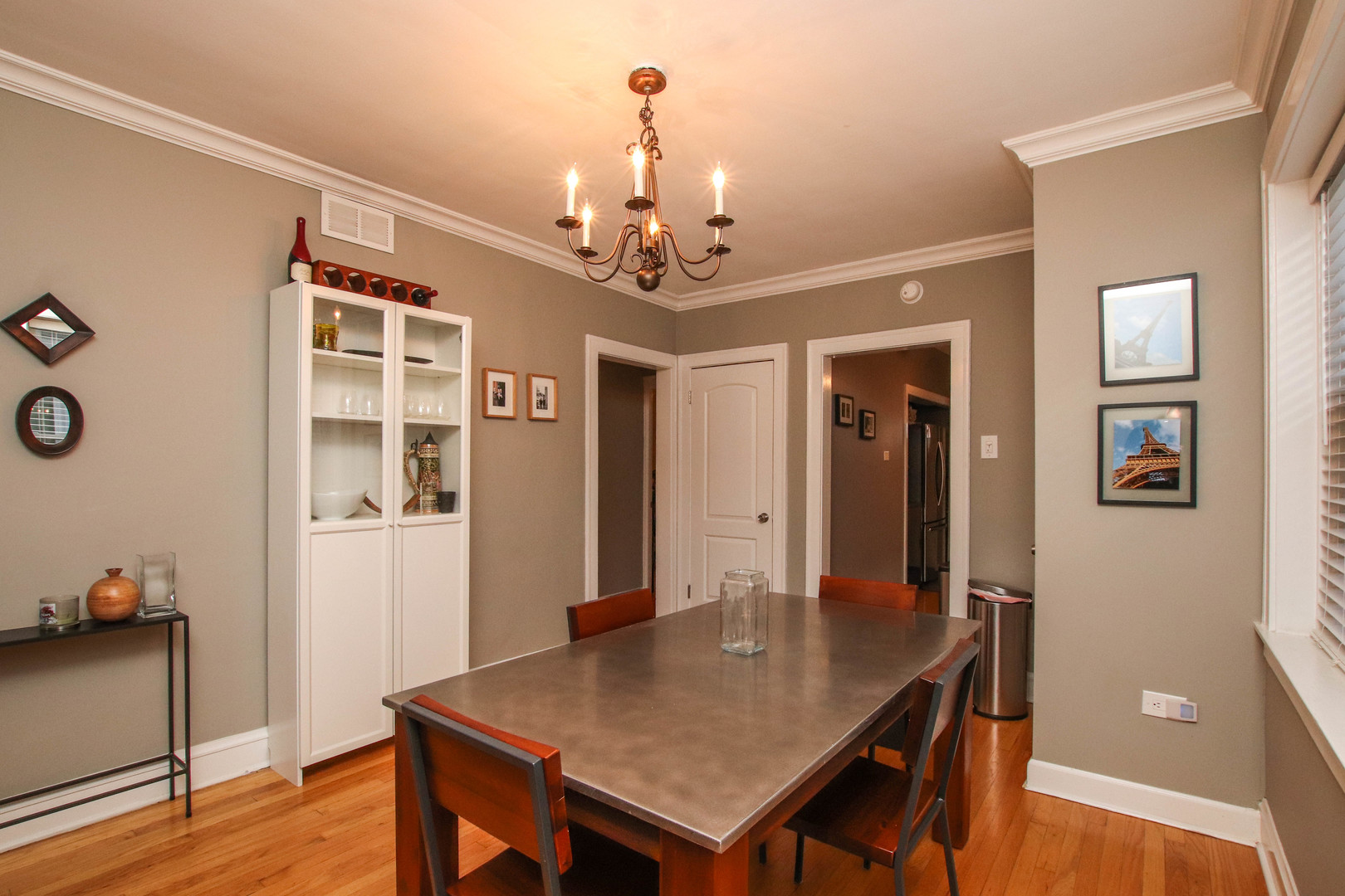 3854 N Janssen Avenue