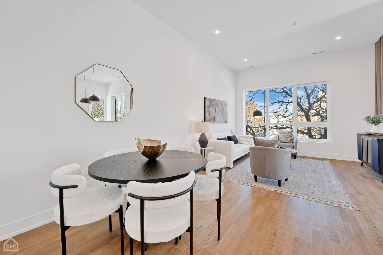 2127 W Madison Street Unit: 209